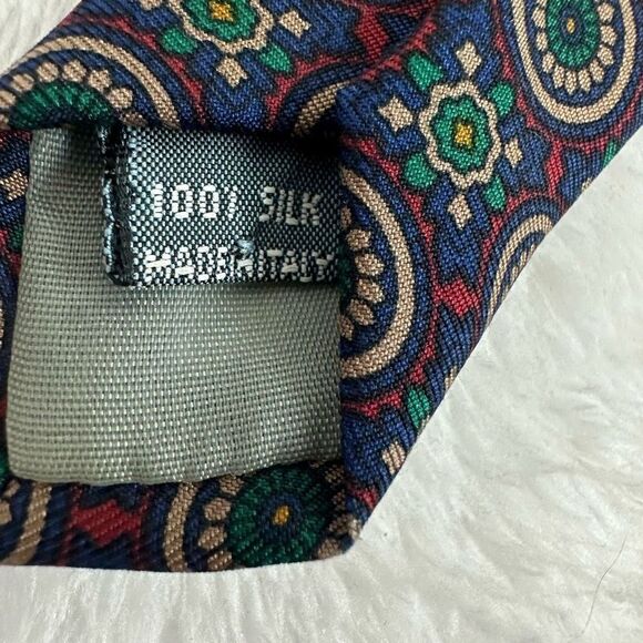 Christopher Hayes Men's Necktie Multicolored Mandala Paisley Print 100% Silk - Picture 6 of 7